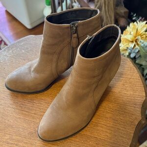 EUC Leather Franco Sarto Light Brown Ankle Boots Stacked Heel Great Stitching